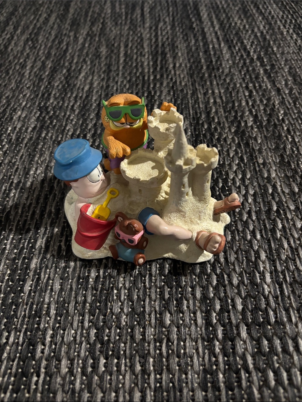 Vintage Garfield Crowning Achievement Jim Davis Danbury Mint Resin Collectible